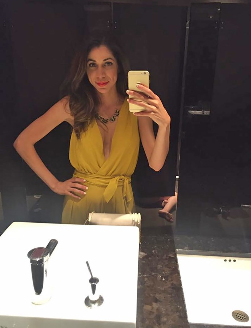 Izlasci u tridesetima i provodi u dvadesetima bitno se razlikuju. (Pogledajte curu u pozadini) 😂