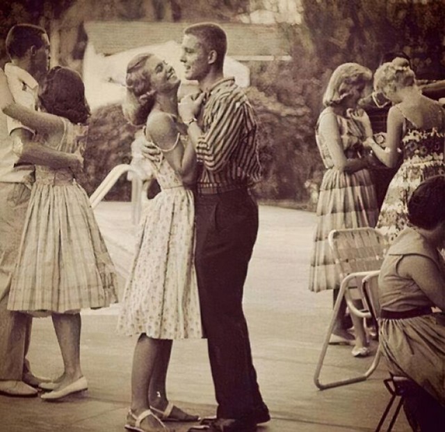 Mladenačka ljubav na plesnjacima '50-ih godina