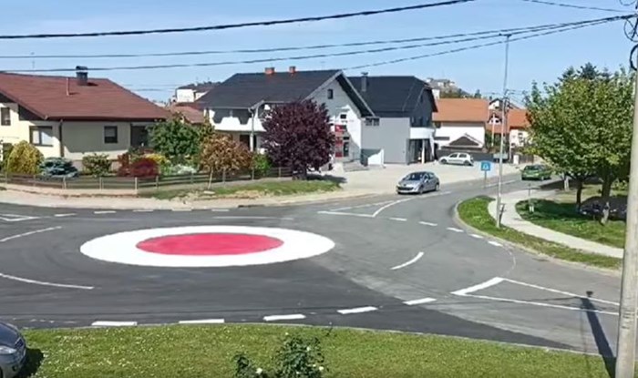 Snimka s kružnog toka u Koprivnici danas je hit u zemlji, odmah ćete vidjeti zašto