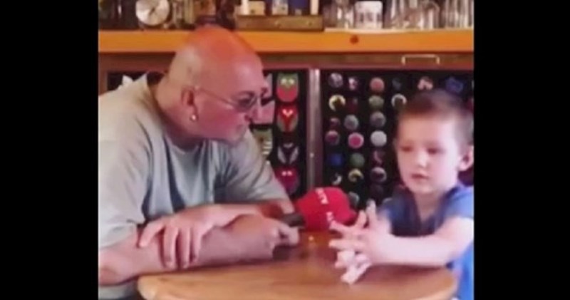 Voditelj odvalio od smijeha kad je dječak odgovorio na pitanje je li vegetarijanac, a i vi ćete