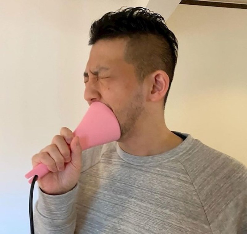 "Nijemi" mikrofon za karaoke