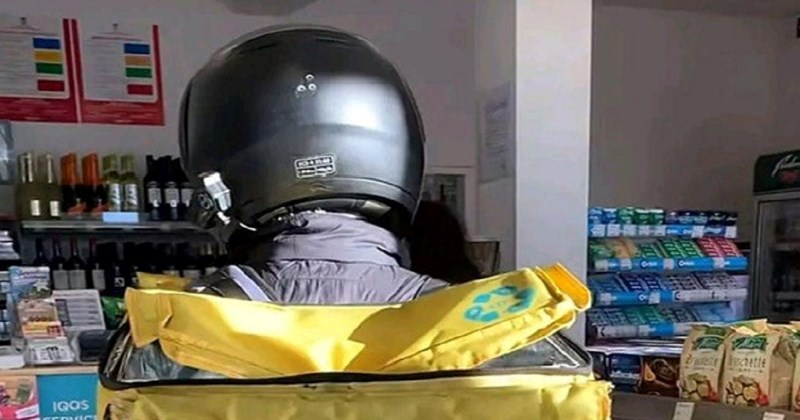 Poruka na torbi dostavljača šera se Fejsom, zabranitelji i ekipa s prosvjeda na aparatima