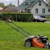 Tip je smislio način za košenje travnjaka uz minimalan trud i postao hit na Internetu, urnebesan je!