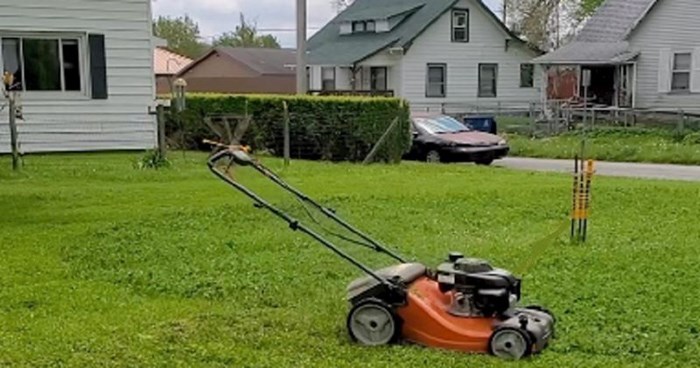 Tip je smislio način za košenje travnjaka uz minimalan trud i postao hit na Internetu, urnebesan je!