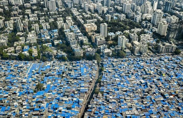 Nejednakost standarda u Mumbaiju, Indija, prikazana u jednoj slici