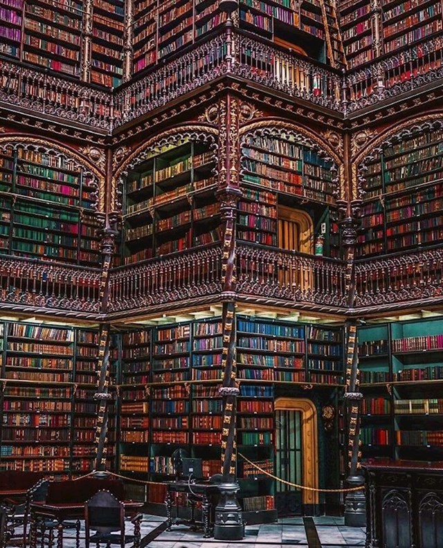 Kraljevska portugalska čitaonica, Rio De Janeiro, Brazil. Za javnost je otvorena 1883.