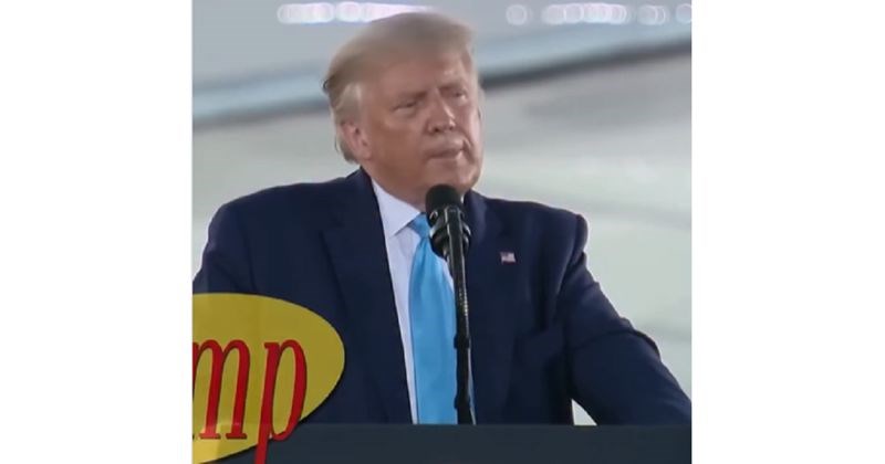 Netko je umetnuo glazbu iz Senifelda i sad sve što Trump kaže zvuči kao stand up. Video je hit