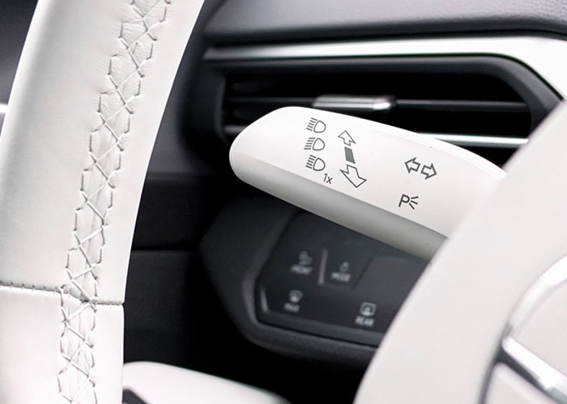 Svake godine 2 milijuna ljudi izazove nesreće ne uključivanjem žmigavaca. Da, 2 milijuna.