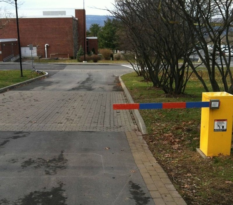 Angažirali smo firmu s kojom često surađujemo da nam ugrade rampu...