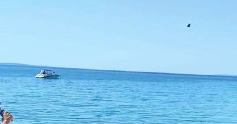 Prizor s plaže u Dalmaciji obišao je regiju, ovaj način čuvanja mjesta još niste vidjeli