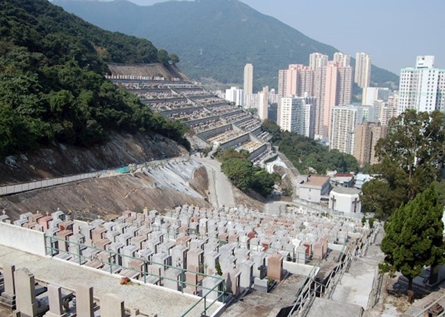 Hong Kong iskopava mrtve nakon 6 godina i kremira ih zbog nedostatka prostora.