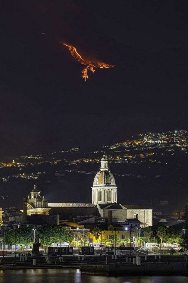 Vatreni feniks nad Etnom
