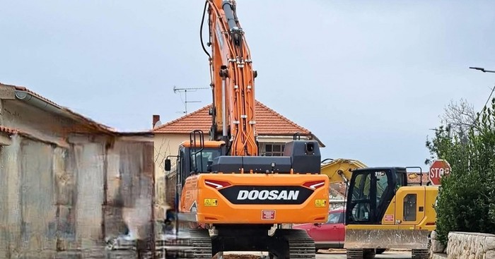 Radovi na cesti u Dalmaciji postali su hit zbog sitne, ali komične greškice. Morate vidjeti