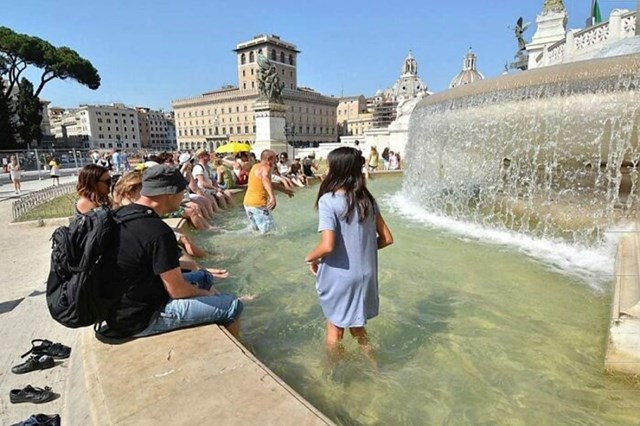 Rimske fontane također su žrtve neprimjerenog ponašanja turista