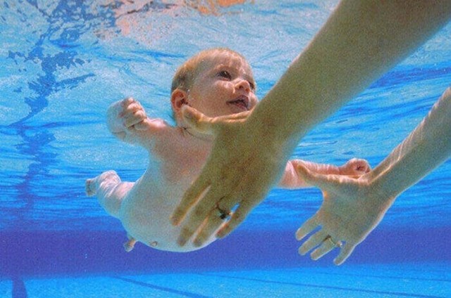 Beba s popularnog Nirvaninog albuma 'Nevermind' uživa u bazenu tijekom snimanja naslovnice albuma