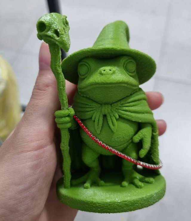 Figurica žabe čarobnjaka