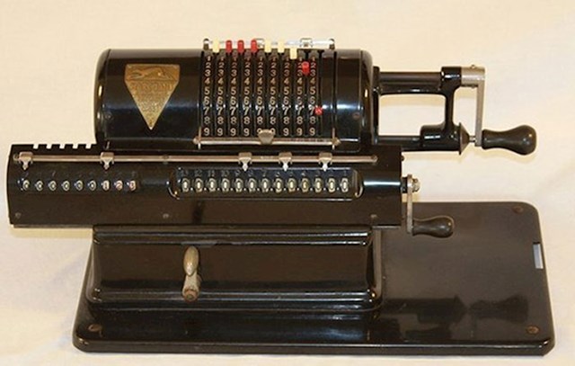 Tvrtku Marchant Calculating Machine Company osnovali su 1911. Rodney i Alfred Marchant u Oaklandu, Kalifornija