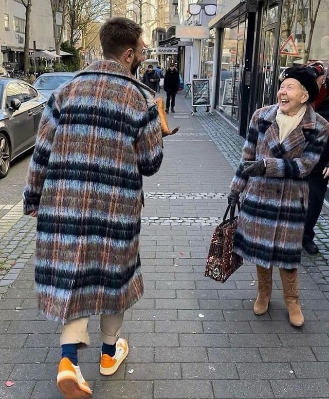 Modni blizanci na ulici