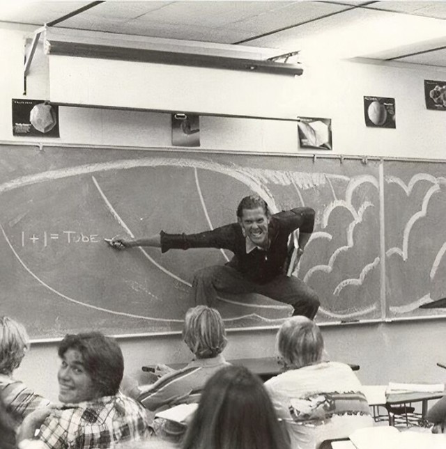 Kalifornijski učitelj objašnjava fiziku surfanja, 1970.