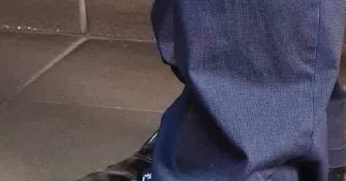 Tip se pojavio na sastanku u urnebesnim cipelama, fotka je odmah obišla regiju