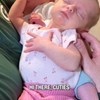 Preslatka snimka novorođenih blizanaca rastopila je svijet, morate vidjeti kako su zaspali