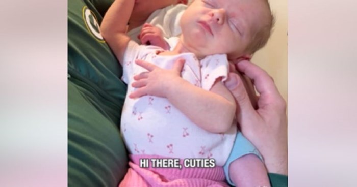 Preslatka snimka novorođenih blizanaca rastopila je svijet, morate vidjeti kako su zaspali