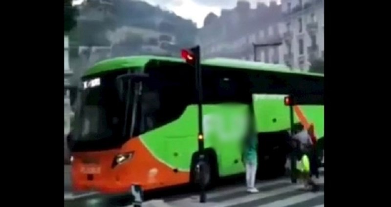 Snimka iz Francuske zgrozila je društvene mreže, nećete vjerovati što se dogodilo ovim turistima