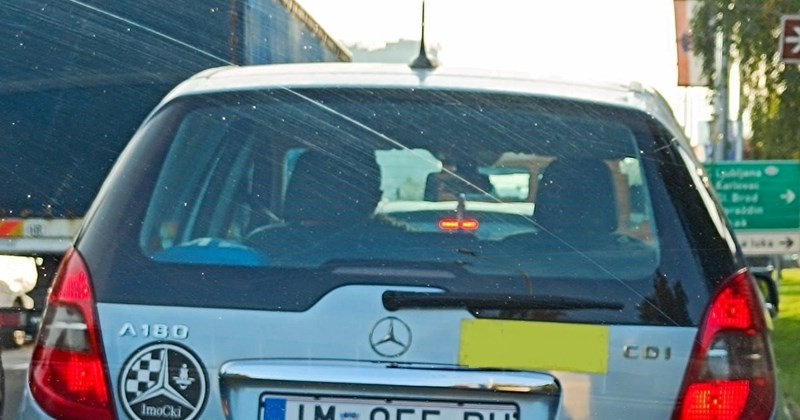 Na zagrebačkim prometnicama danas je salve smijeha izazivao natpis na autu iz Imotskog, hit je!
