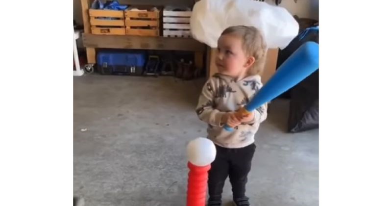 Tata je sina učio igrati bejzbol, maleni je krivo shvatio jedan savjet. Video je nasmijao milijune!