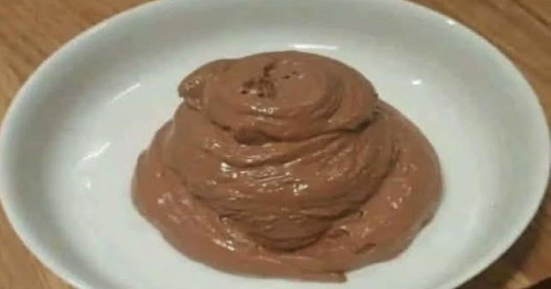 Mousse joj je ispao očajno pa ga je pokušala spasiti ukrasom, prijedlog ovog tipa je hitčina