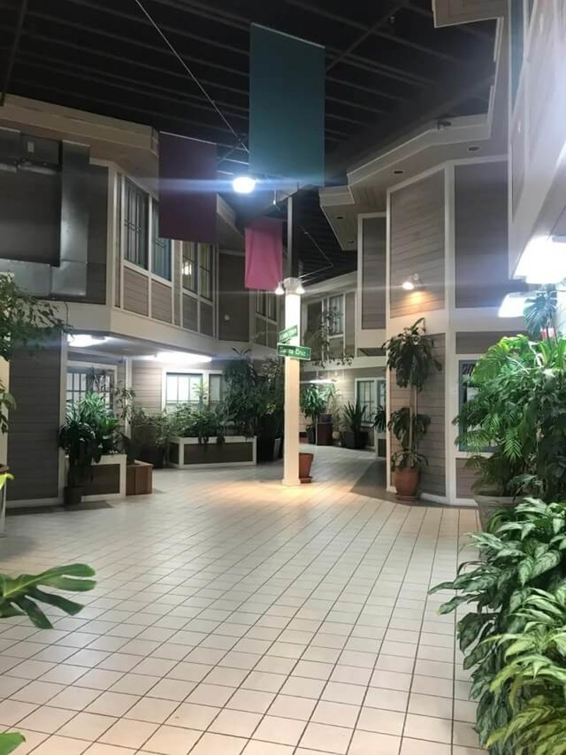 Uredska zgrada čiji interijer izgleda kao eksterijer