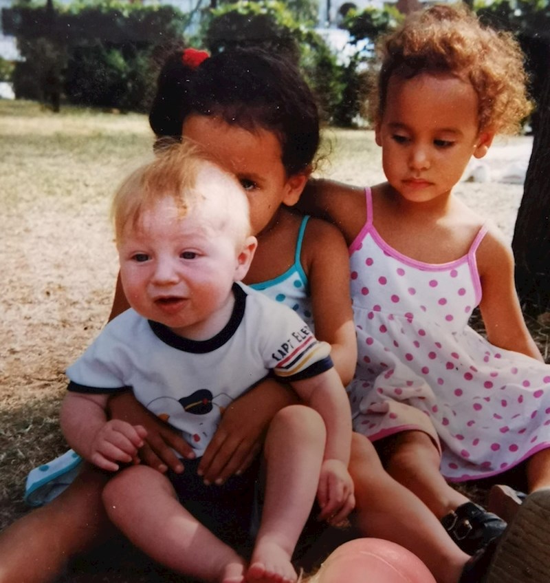 Jedan pomalo zbunjen mladi starčić