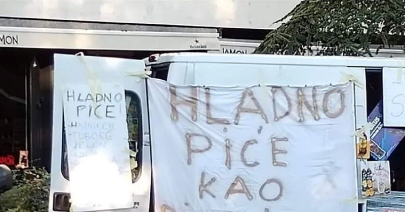 Ulični prodavač nasmijao je žedne prolaznike komičnom reklamom, lajkaju je tisuće