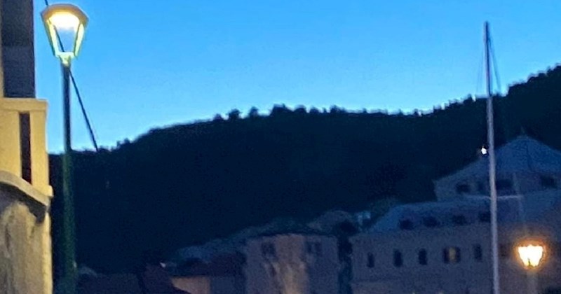 Fotka iz Dalmacije izazvala je salve smijeha na Fejsu, morate vidjeti što tip prevozi i kako