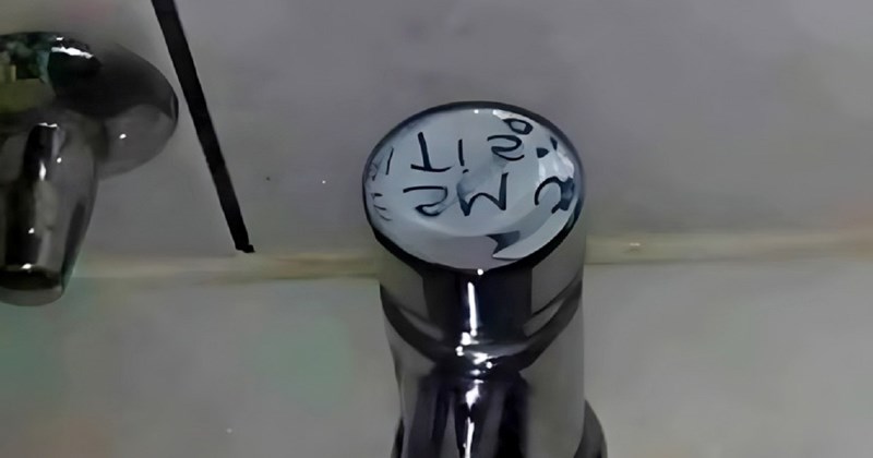 Upute za korištenje viđene u WC-u kafića u Hrvatskoj hit je na FB-u, ekipa je oduševljena rječnikom