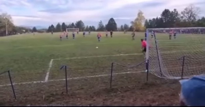 Snimka jedne utakmice iz Srbije nasmijala je mreže, urnebesan splet okolnosti totalni je hit