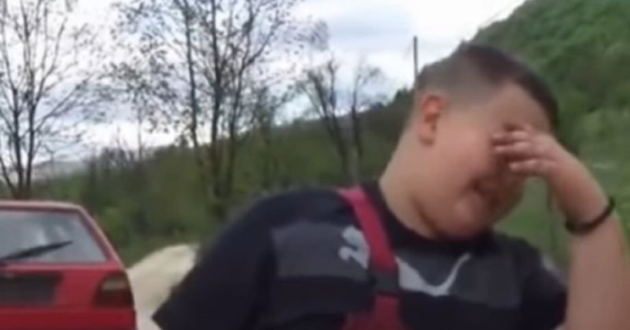 Osmogodišnjak vozio Golfa, uhvatili ga prolaznici, njegova izjava širi se regijom brzinom munje