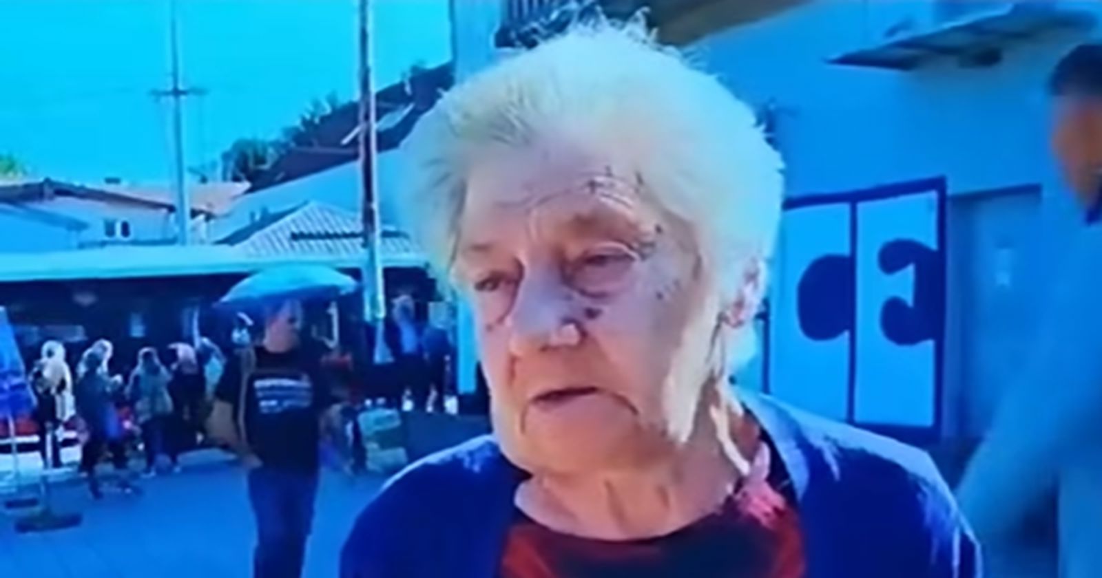 Reakcija ove bake na Vučićevu ostavku apsolutni je hit u regiji, ovo morate vidjeti