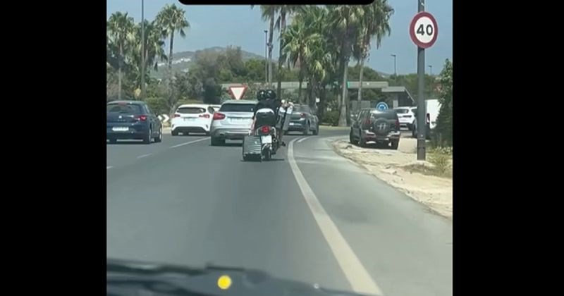 Scena s Ibize srušila je rekorde gledanosti na Fejsu, pogledajte kako se tip vozi s aerodroma