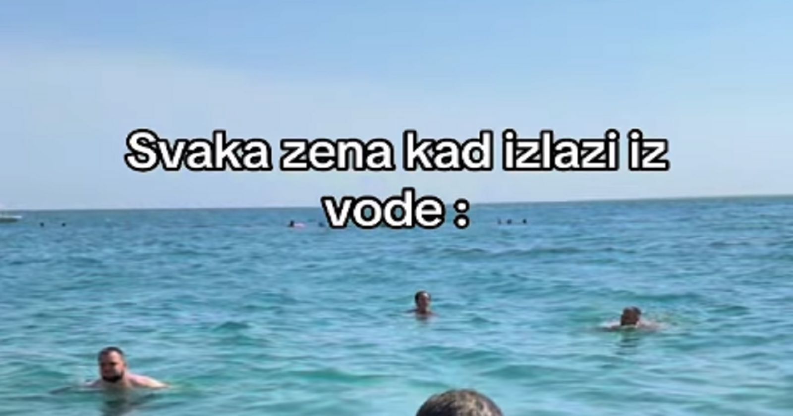 Tip je primijetio što svaka, ali baš svaka žena radi kad izlazi iz mora. Video je nasmijao tisuće
