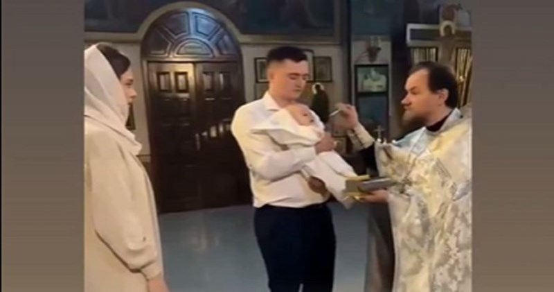 Scena s krštenja u Srbiji nasmijala je regiju do suza, morate vidjeti mamin urnebesni gaf