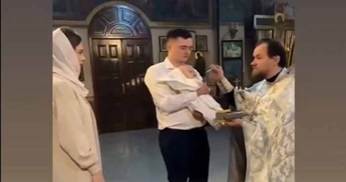 Scena s krštenja u Srbiji nasmijala je regiju do suza, morate vidjeti mamin urnebesni gaf
