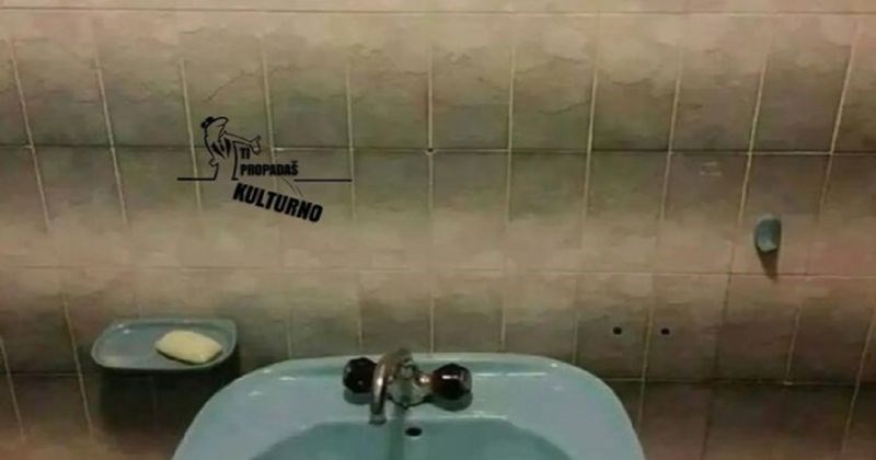 "Ogledalo" jednog kafića negdje u susjedstvu hit je na mrežama, ideja će vas nasmijati