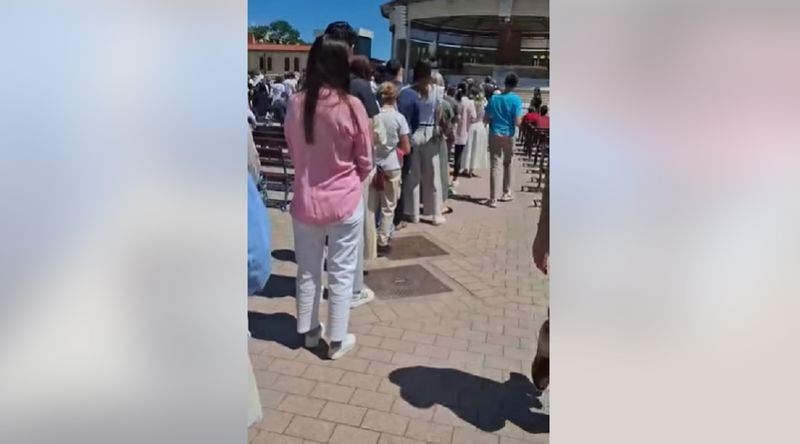 Snimka s jedne mise ovih se dana masovno šera Fejsom, za sve je kriva jedna torbica