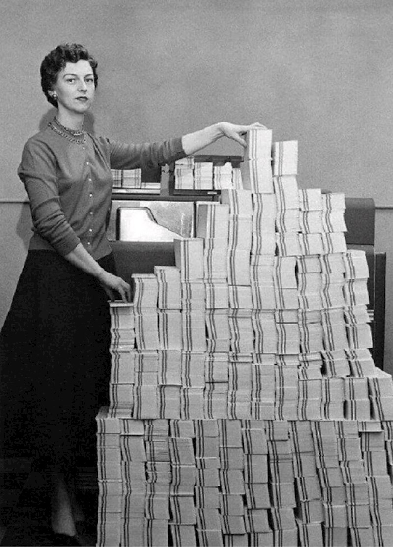 4,5 megabajta podataka na 62 500 kartica, 1955.