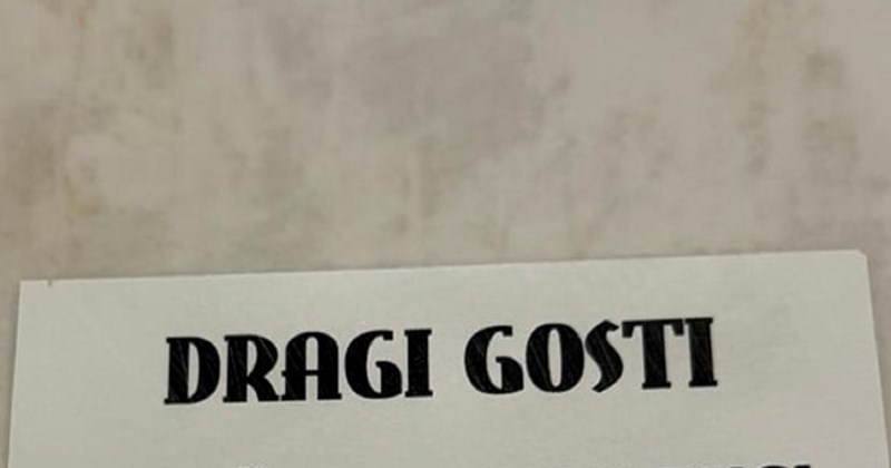 Kada su vidjeli obavijest u WC-u kafića u Dalmaciji, gosti su je morali objaviti na Fejsu. Hit je!