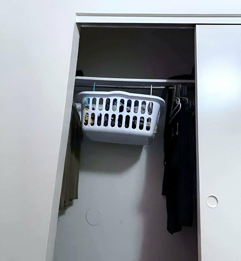 Rekla sam sinu da objesi odjeću