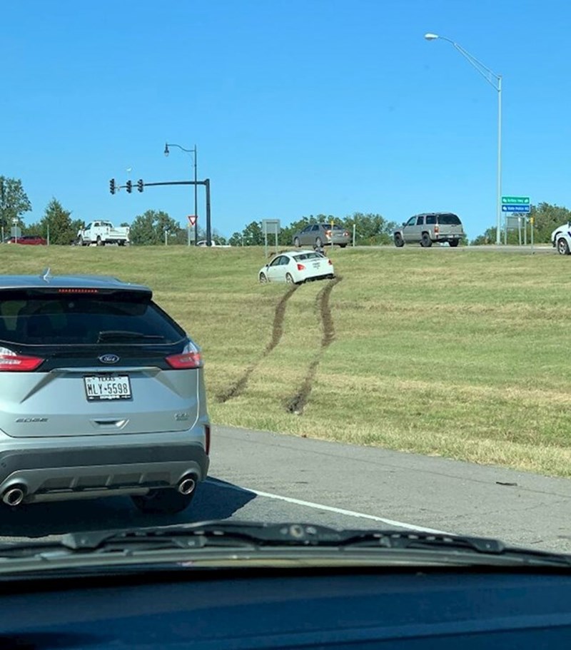 Još jedna koja ne voli čekati u koloni i misli da je njeno vrijeme vrijednije od tuđeg