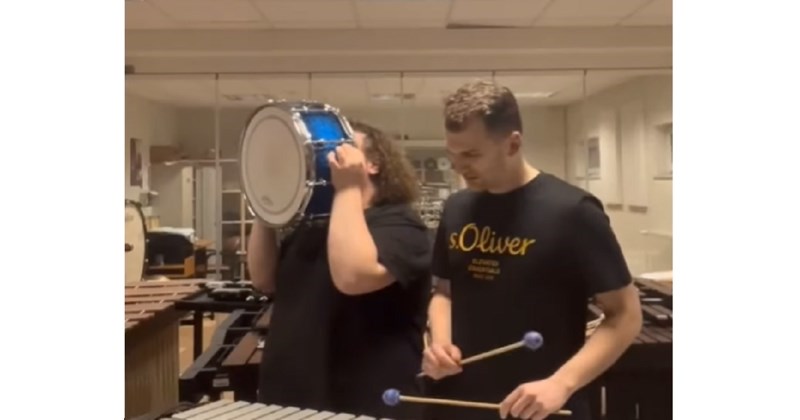 Tipovi su skinuli točan zvuk razglasa na aerodromima i kolodvorima, plakat ćete od smijeha