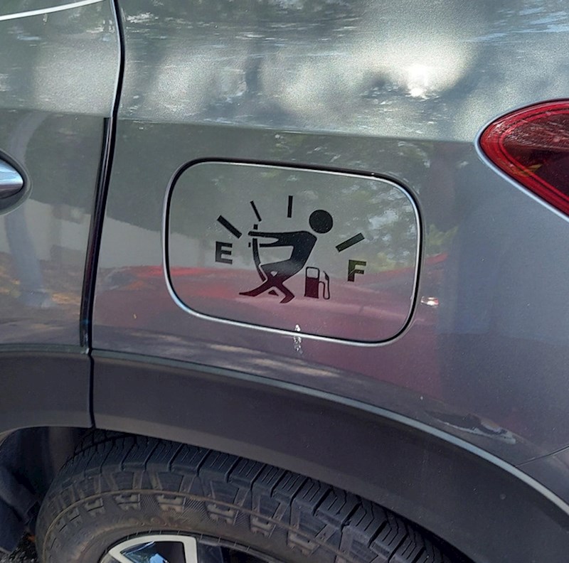 Vlasniče ovog automobila, znamo kako ti je